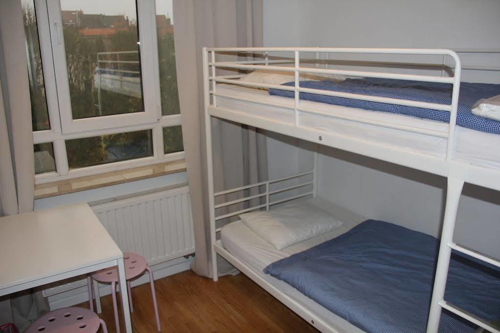 Brussels Hello Hostel Koekelberg Zewnętrze zdjęcie