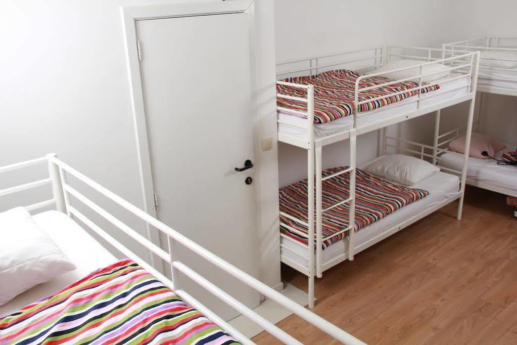 Brussels Hello Hostel Koekelberg Zewnętrze zdjęcie